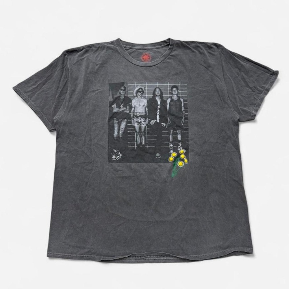 Red Hot Chili Peppers Unlimited Love World Tour 2022-2023 Graphic T-Shirt XXL